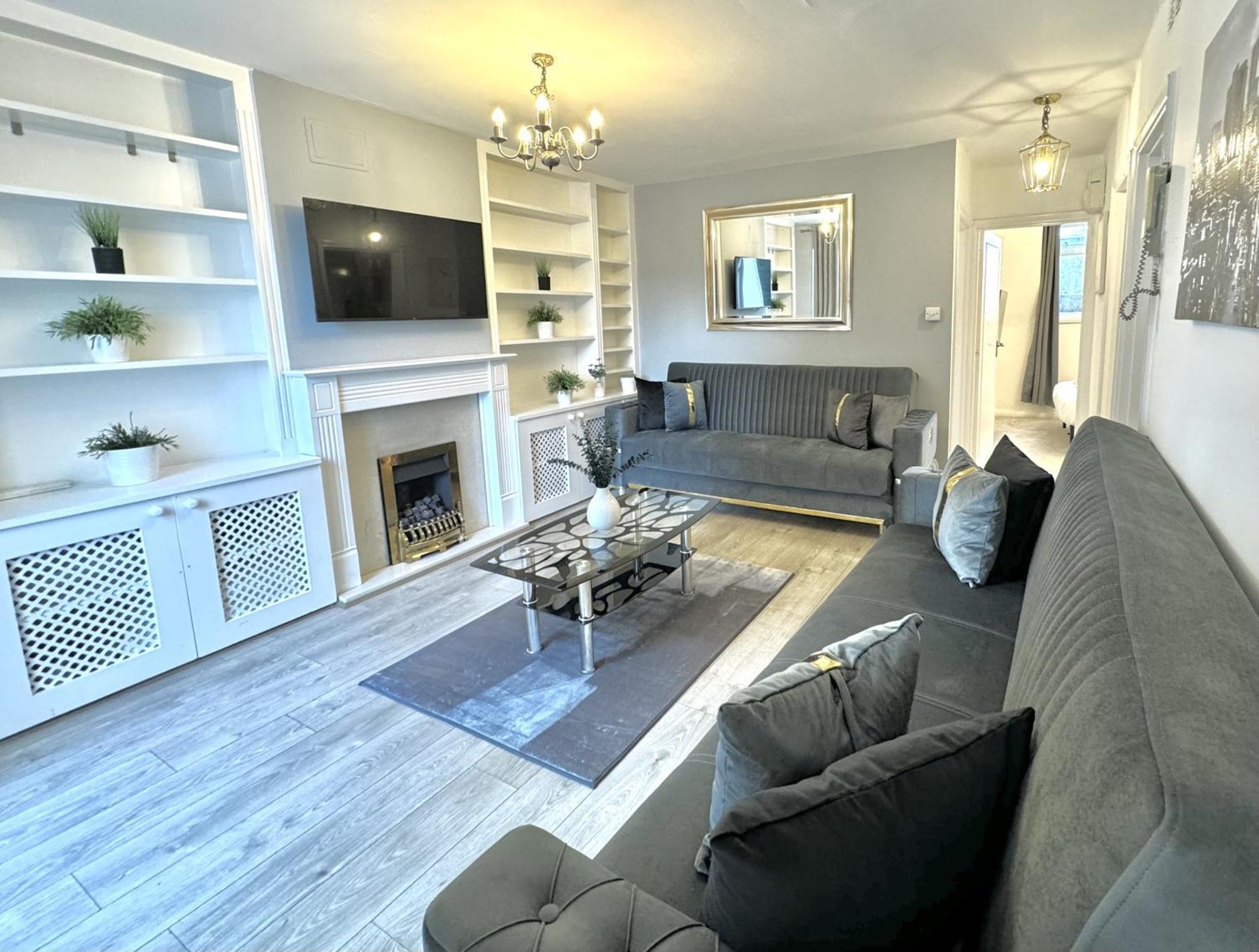 Newly Renovated Kensington 2 Bedroom Apartment With Balcony Near Harrods Sleeps 6, 2 Min Walk From Station London Exterior photo