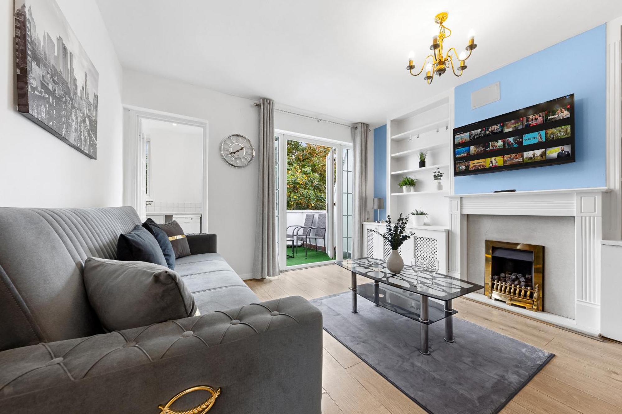 Newly Renovated Kensington 2 Bedroom Apartment With Balcony Near Harrods Sleeps 6, 2 Min Walk From Station London Exterior photo