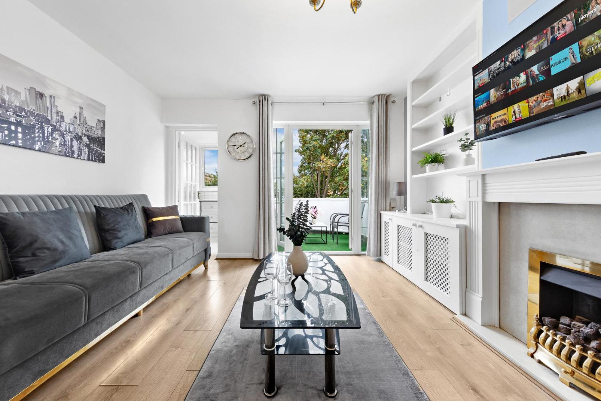Newly Renovated Kensington 2 Bedroom Apartment With Balcony Near Harrods Sleeps 6, 2 Min Walk From Station London Exterior photo