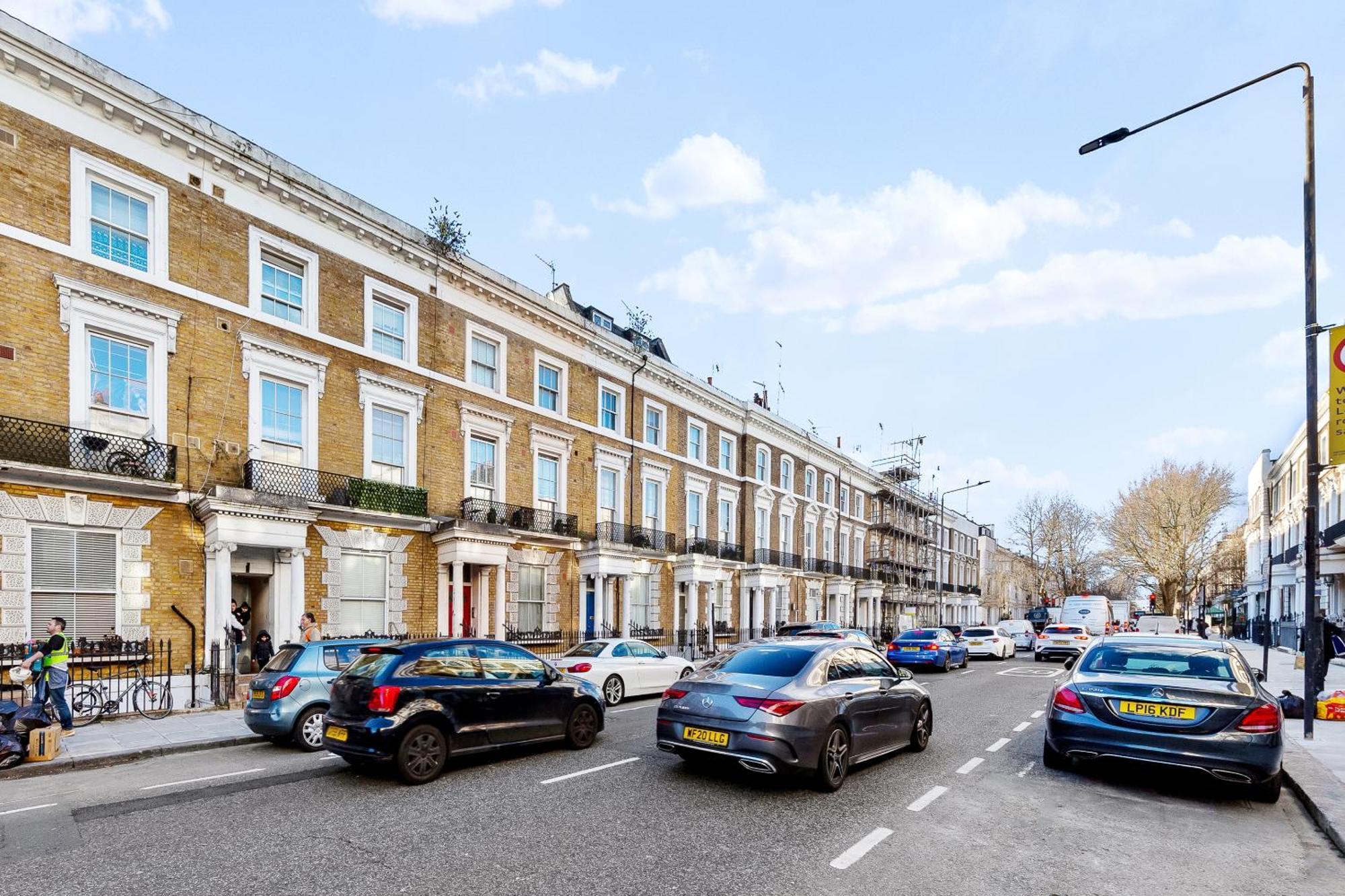 Newly Renovated Kensington 2 Bedroom Apartment With Balcony Near Harrods Sleeps 6, 2 Min Walk From Station London Exterior photo